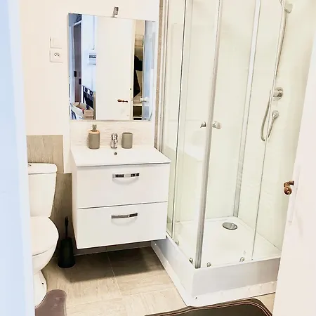 Grand Logement 38M2, Aeroport Paris Cdg, Disneyland Paris, Parc Asterix, Chambre, Salon Le Pin  Exterior photo