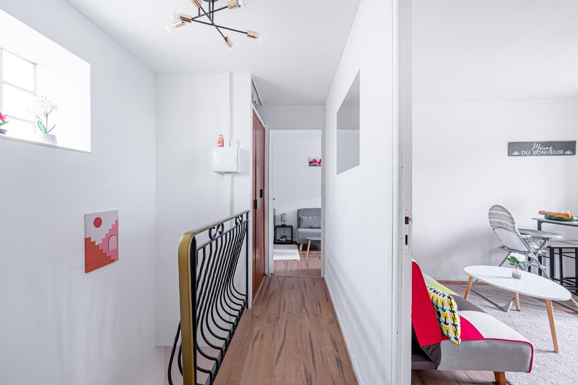 Grand 38m2, Aeroport Paris Cdg, Disneyland Paris, Parc Asterix, Chambre, Salon * Le Pin (Paris)